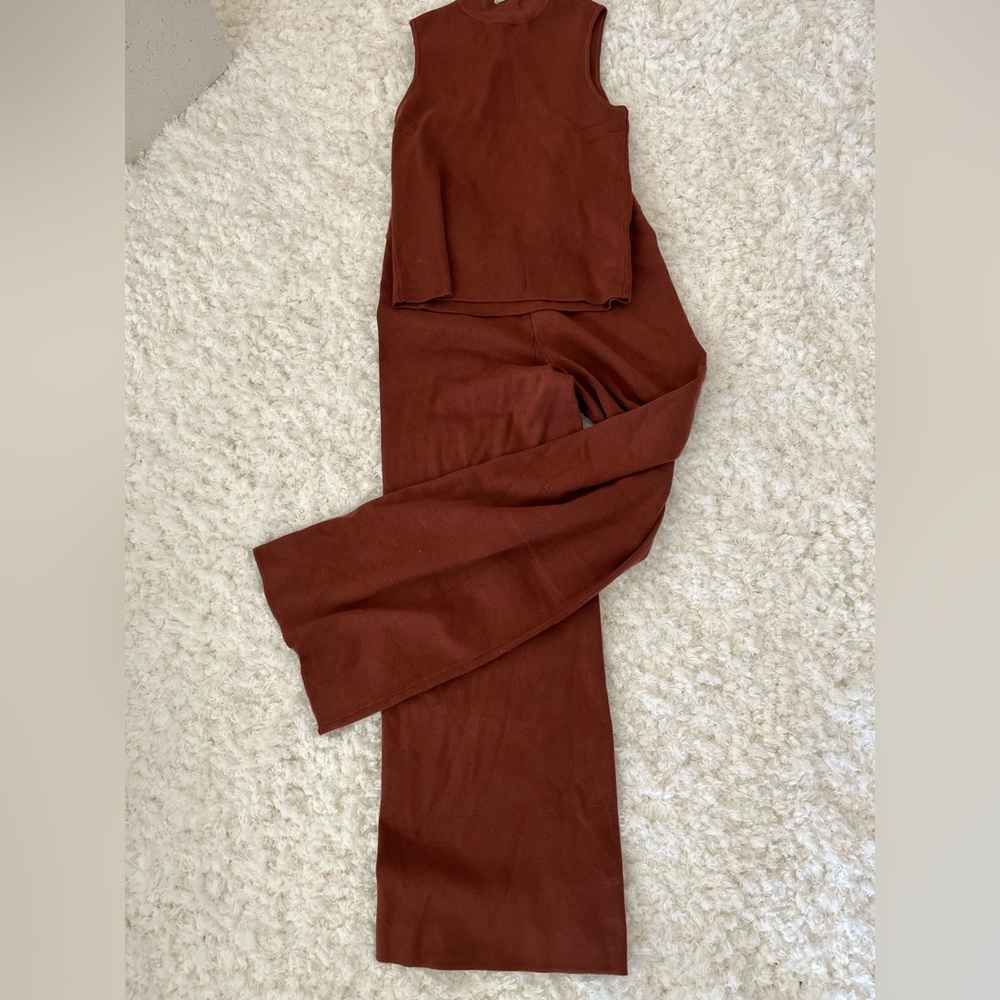 2 piece set - Picture 2 of 2